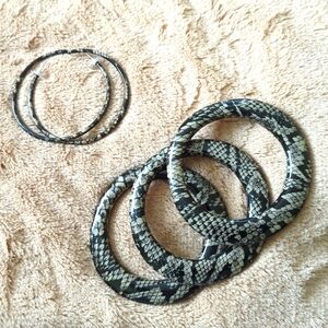 Python earring & bracelet set